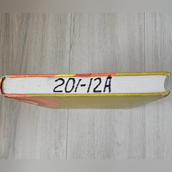 Vintage 70's Science Textbook - Picture 7 of 10